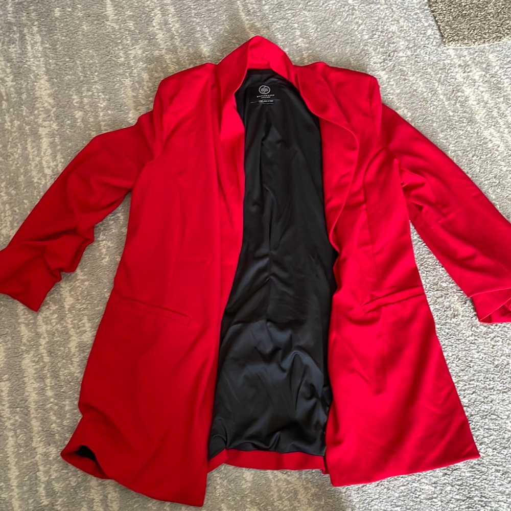 Red 3/4 sleeve blazer